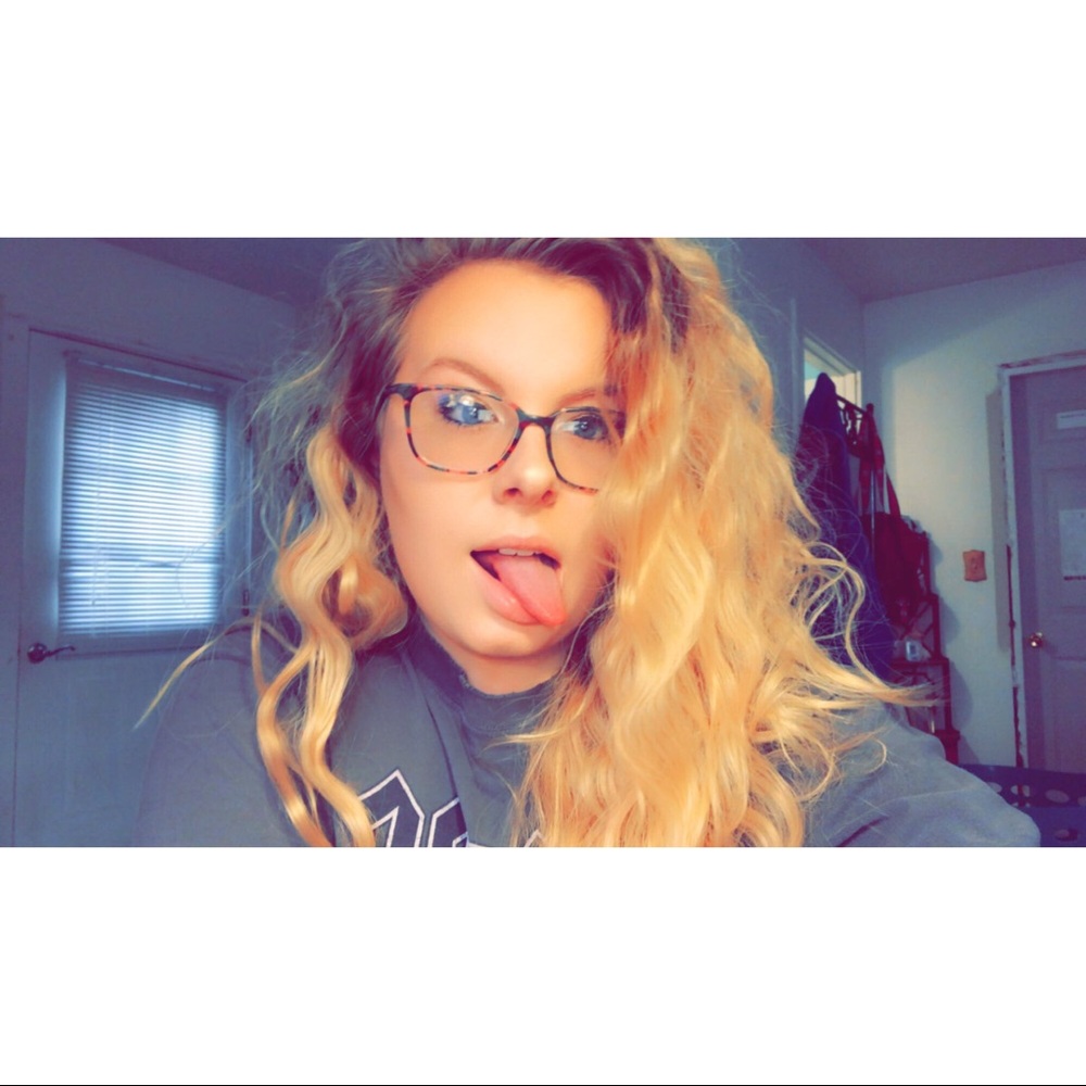 Meet your Posher, Makayla